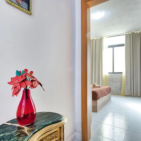 119/4 - Sea View - 3 Bedrooms