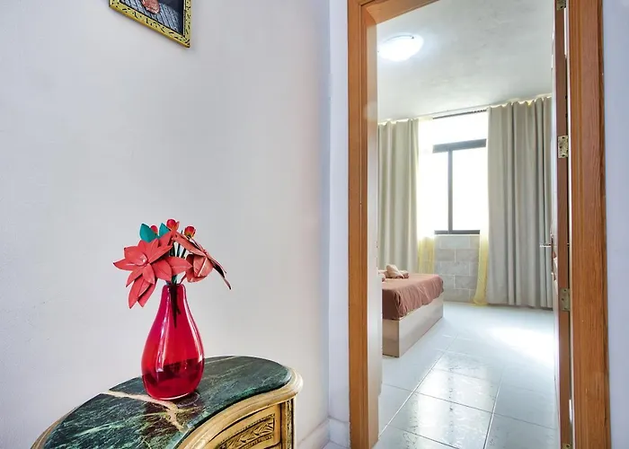 119/4 - Sea View - 3 Bedrooms