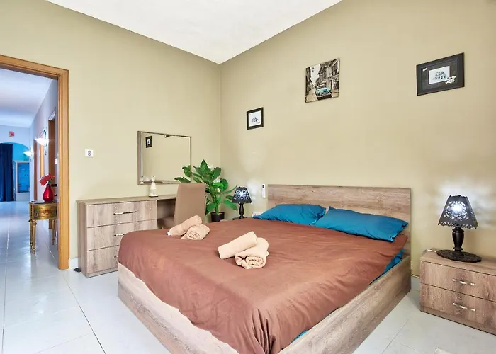 119/4 - Sea View - 3 Bedrooms