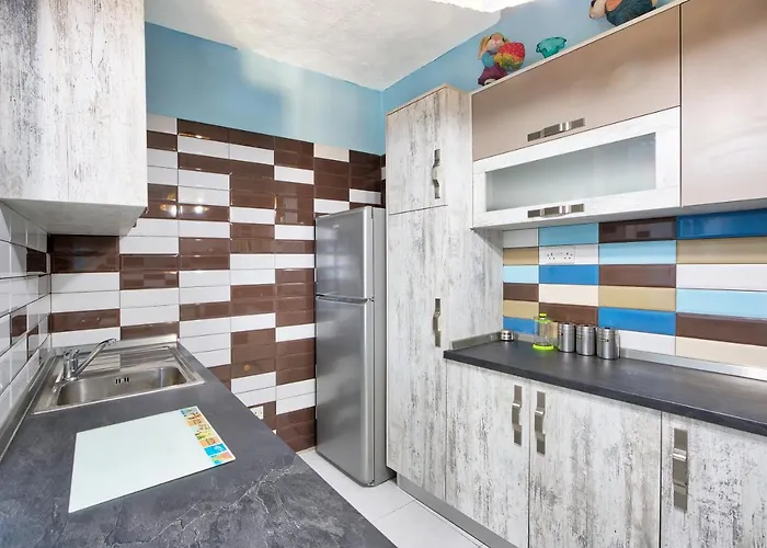 119/4 - Sea View - 3 Bedrooms